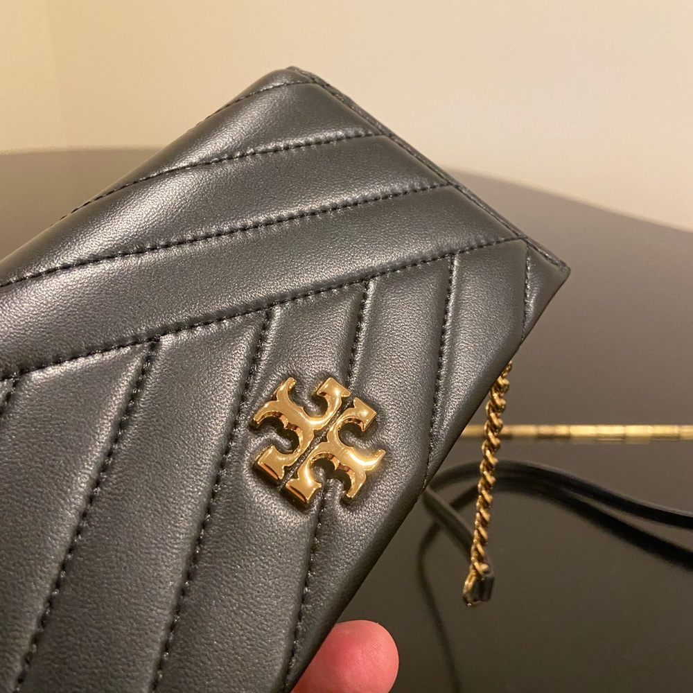 NWT authentic rare luxury minimalist Tory Burch Kira Chevron Phone Crossbody - Picture 8 of 17